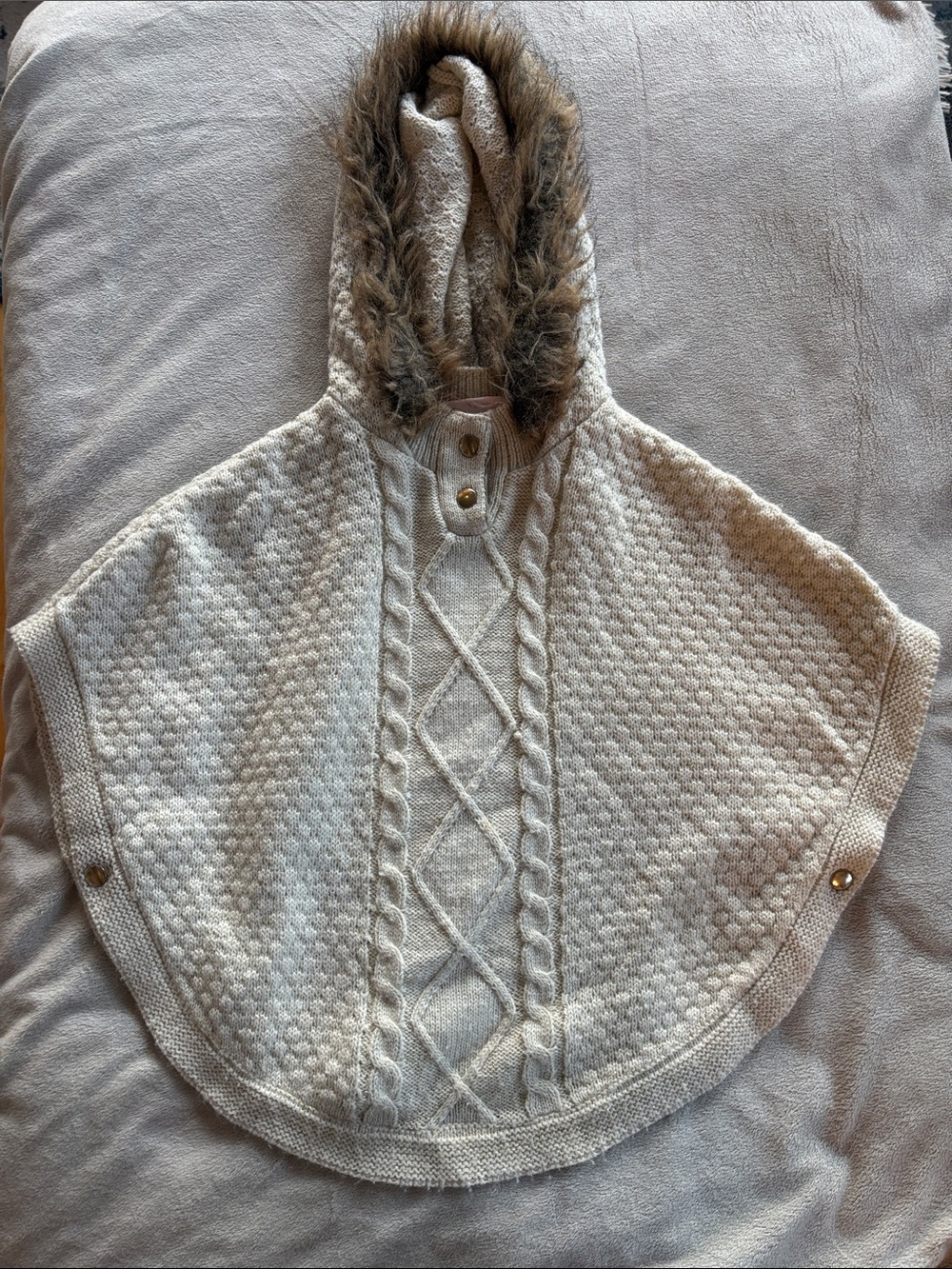 Cream Pullover Sweater Cape w/Brown Faux Fur Trim By Little Lass Size 18 Months